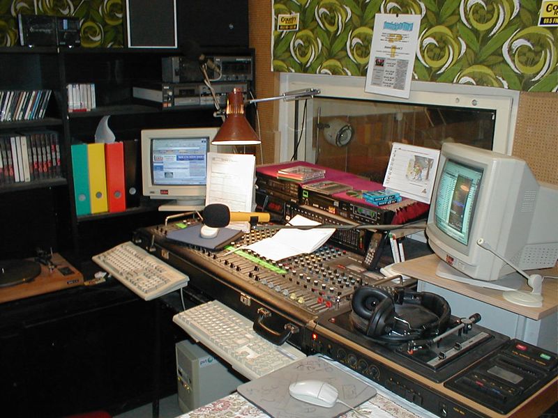 Vysilaci studio v roce 2001